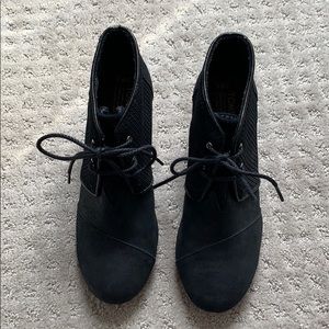 Lightly worn Toms shoes